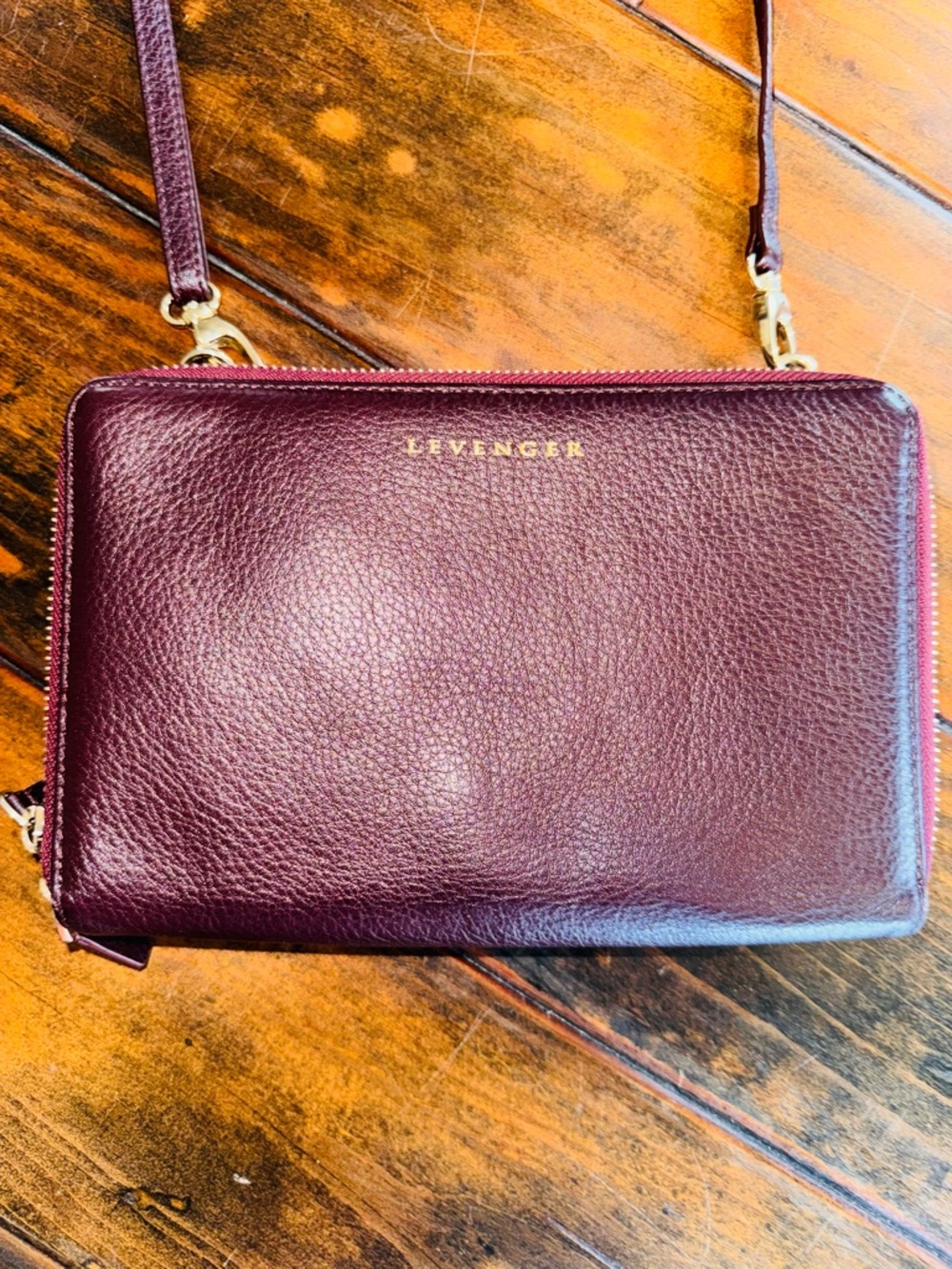 Levenger Plum Pebbled Leather Double Zip Crossbody Wallet Bag Organizer - Picture 6 of 12